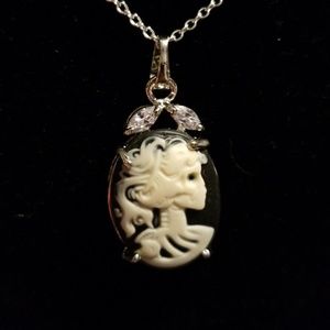 ☠ Beautiful Lady Skeleton Cameo Necklace ☠
